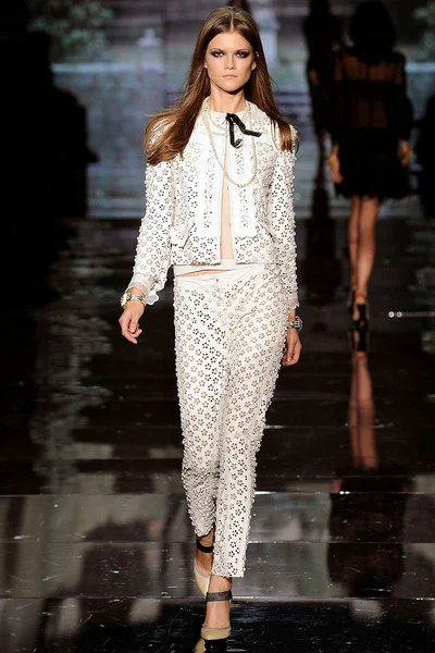 Look 35